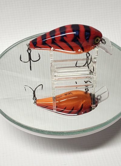 Red Hot S42 2.5 Square Bill with rattles